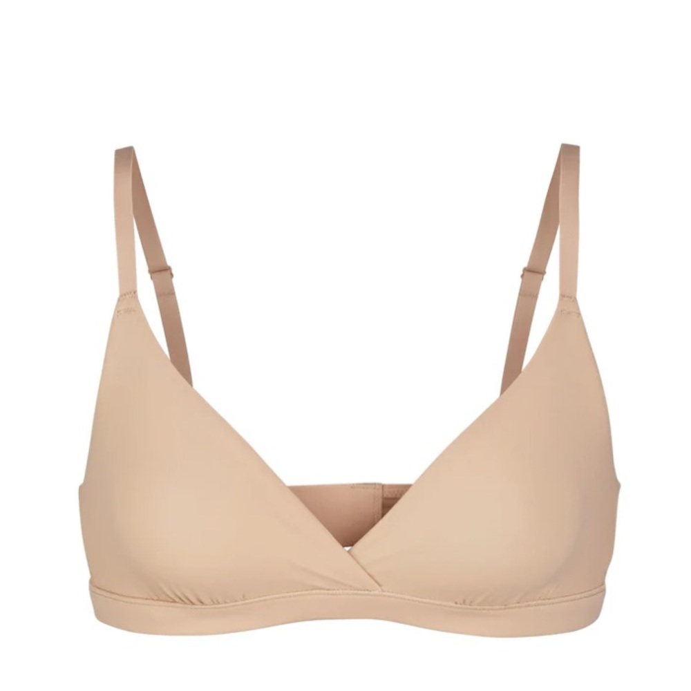 SKIMS fits everybody crossover bralette in CLAY